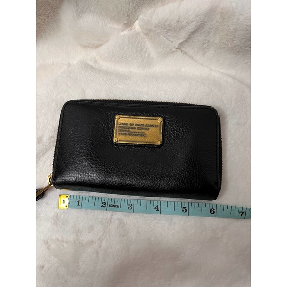 MARC BY MARC JACOBS Workwear Wallet - Soft Black Leather Gold Hardware Zip - Picture 7 of 16